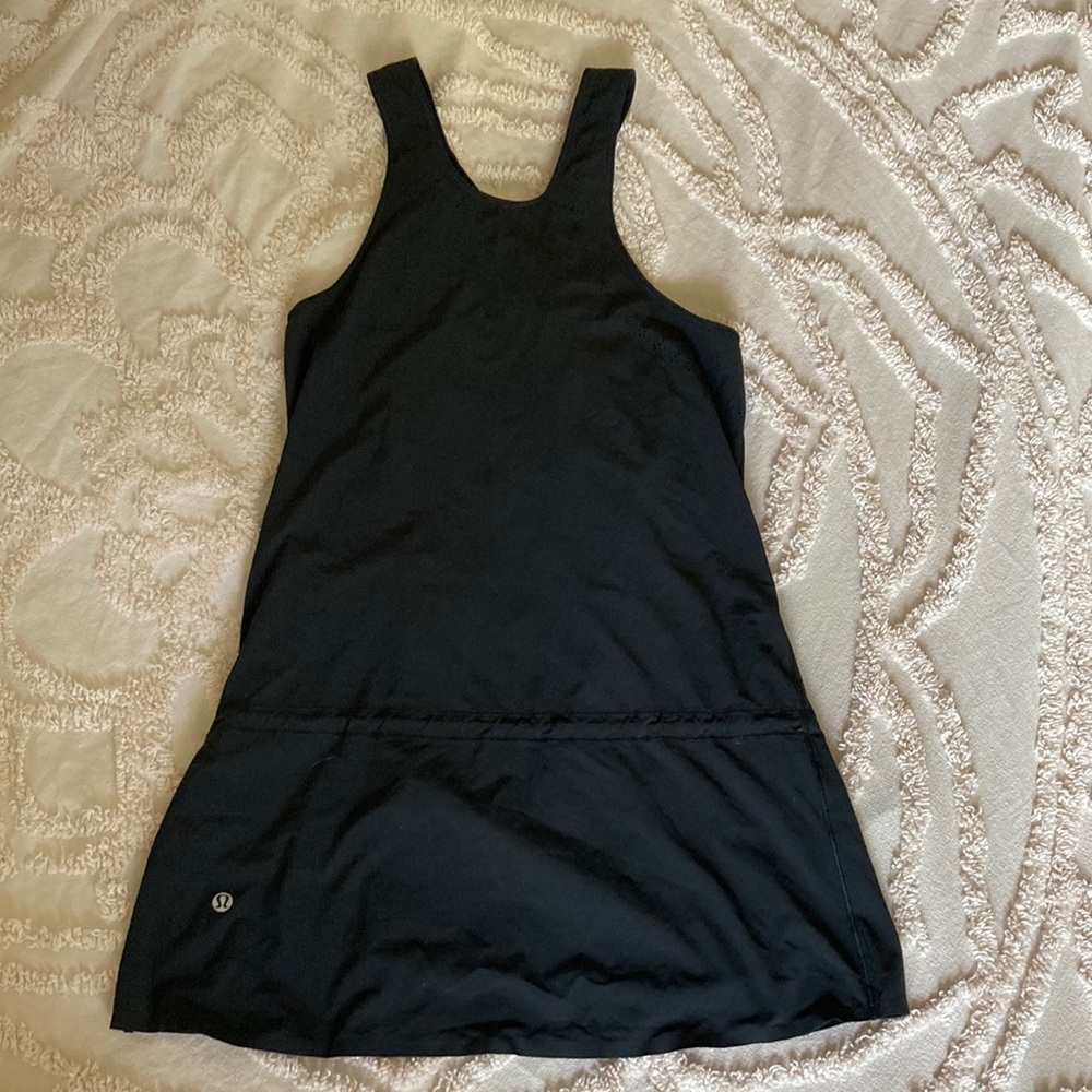 Lululemon black tennis dress with draw string waist